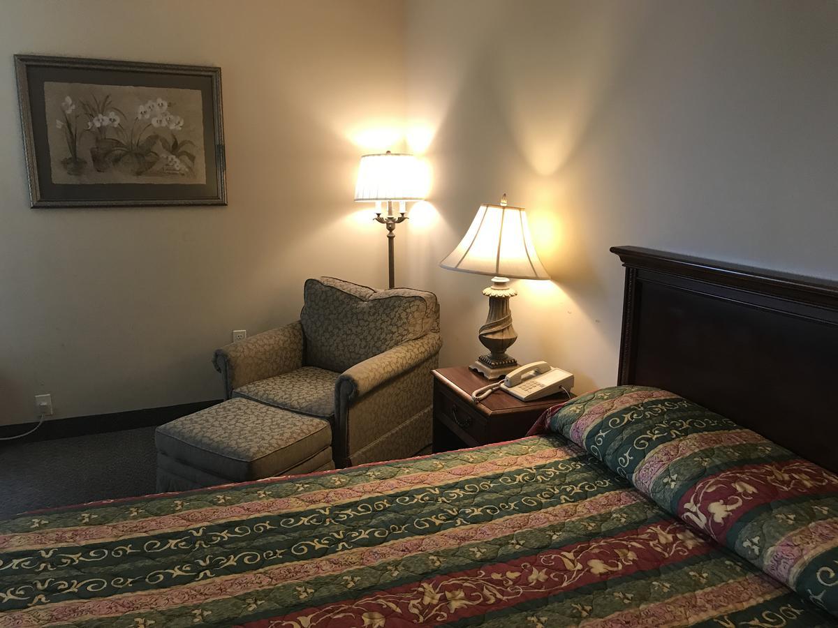 Lititz Inn And Suites ภายนอก รูปภาพ